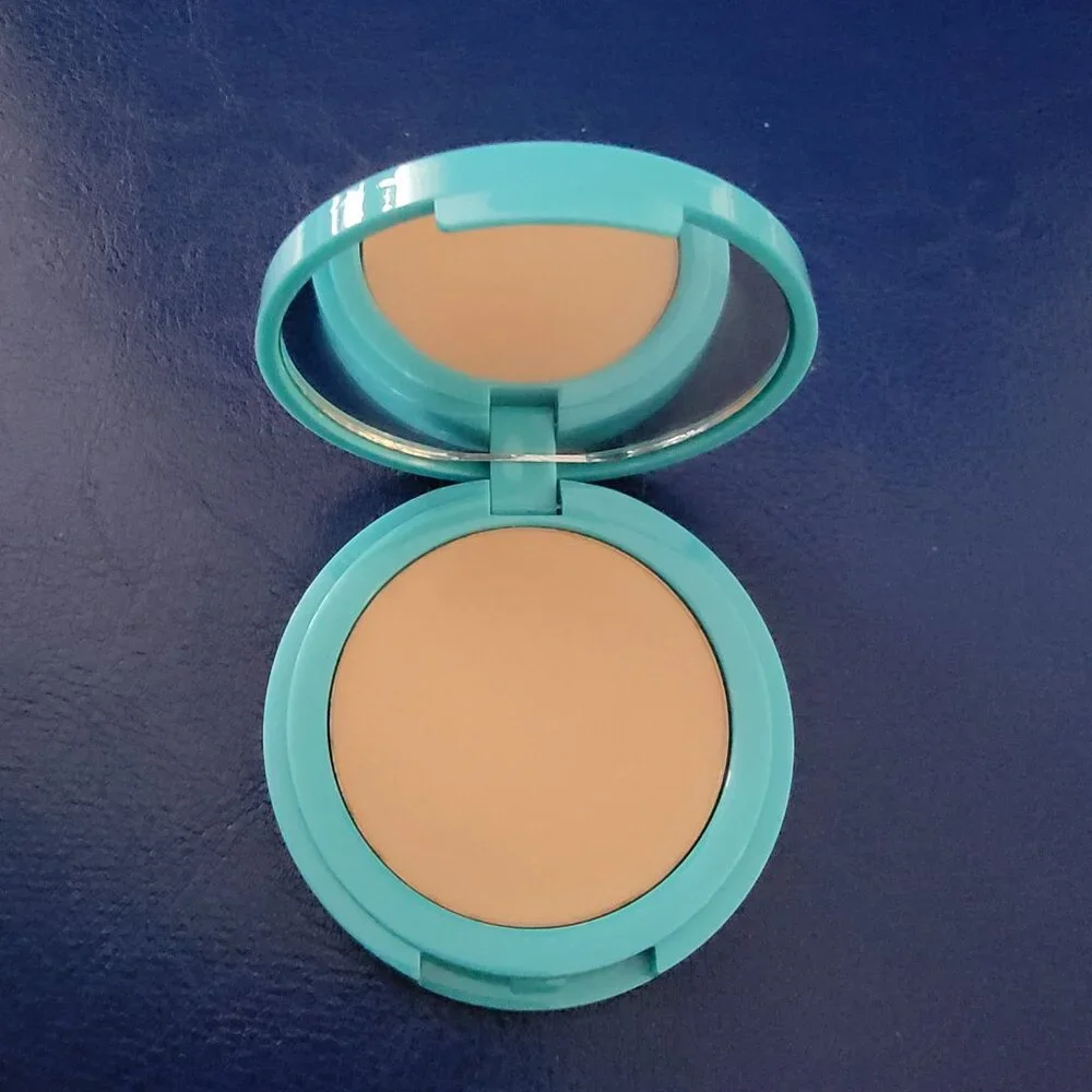 Carmindy & Co makeup Bronzer Aloha and Bright Eyes Concealer Medium